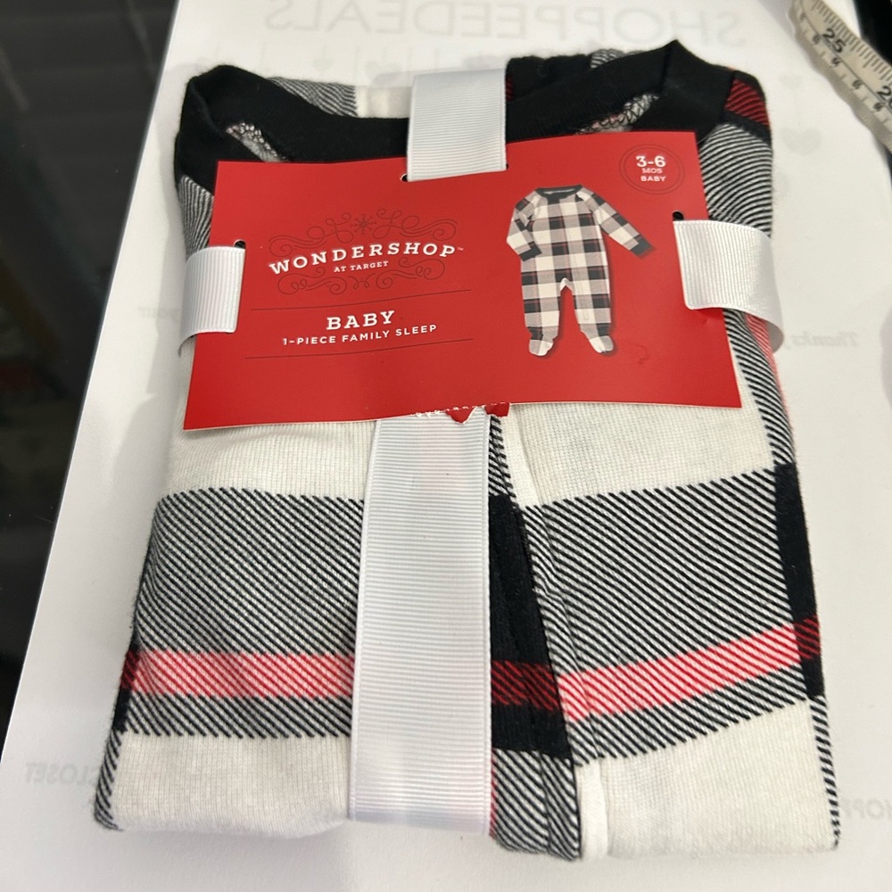 WONDER-SHOP 1 PIECE NWT